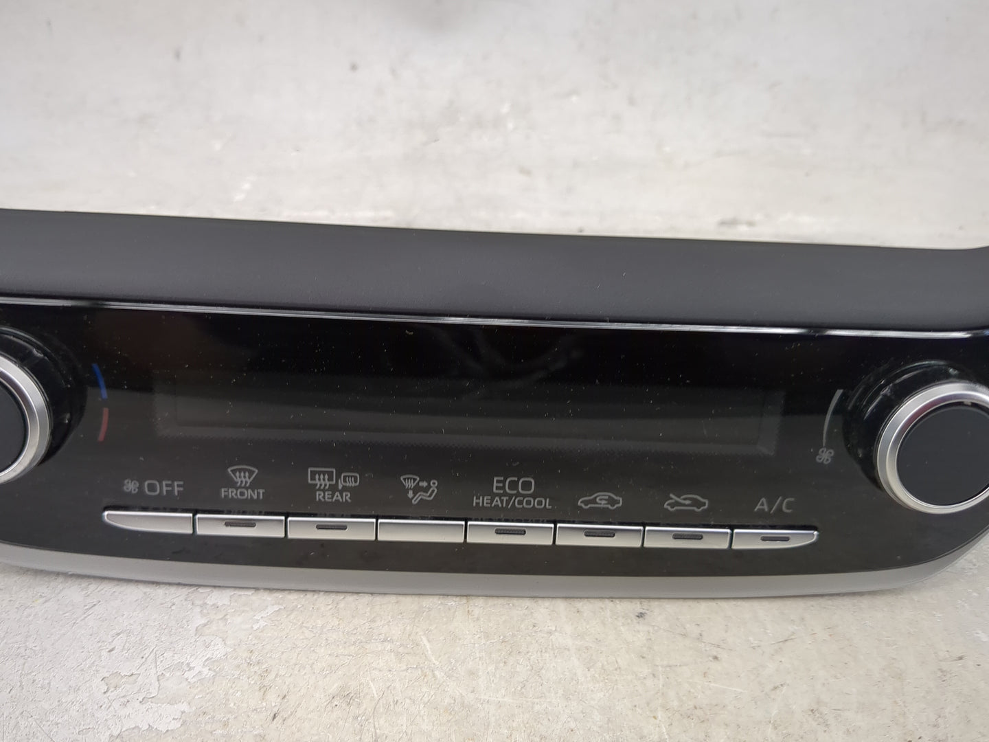 2025 Toyota Corolla Climate Control Module Temperature AC/Heater Replacement P/N:5590012L71 A75R418 Fits OEM Used Auto Parts