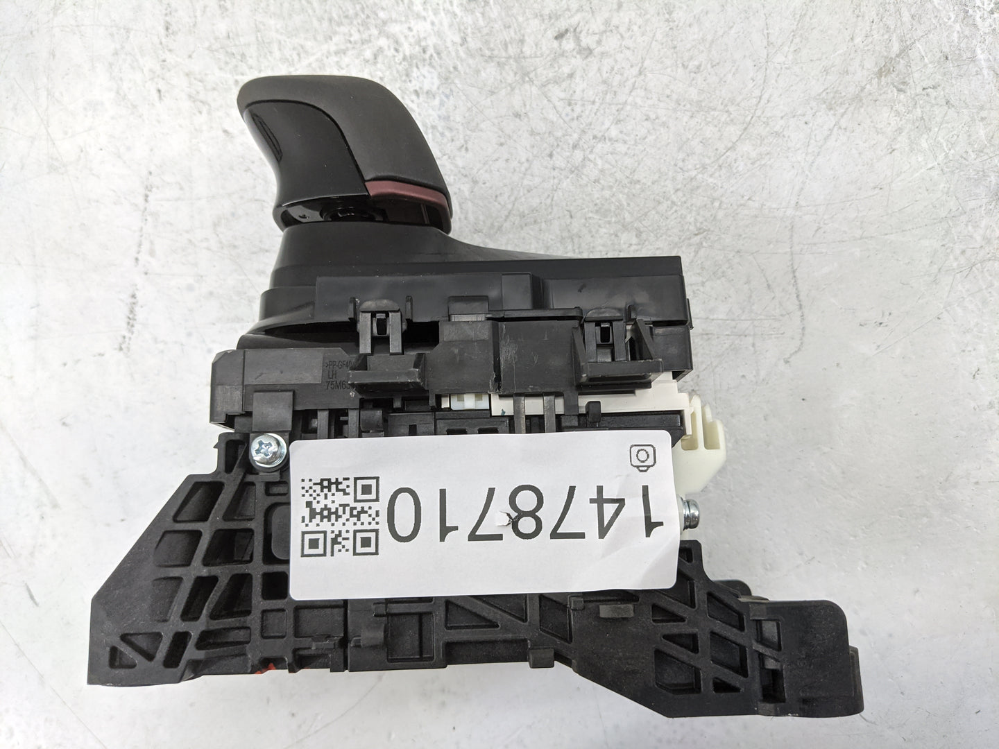 2025 Toyota Prius Floor Console Assembly Shifter - Oemusedautoparts1.com