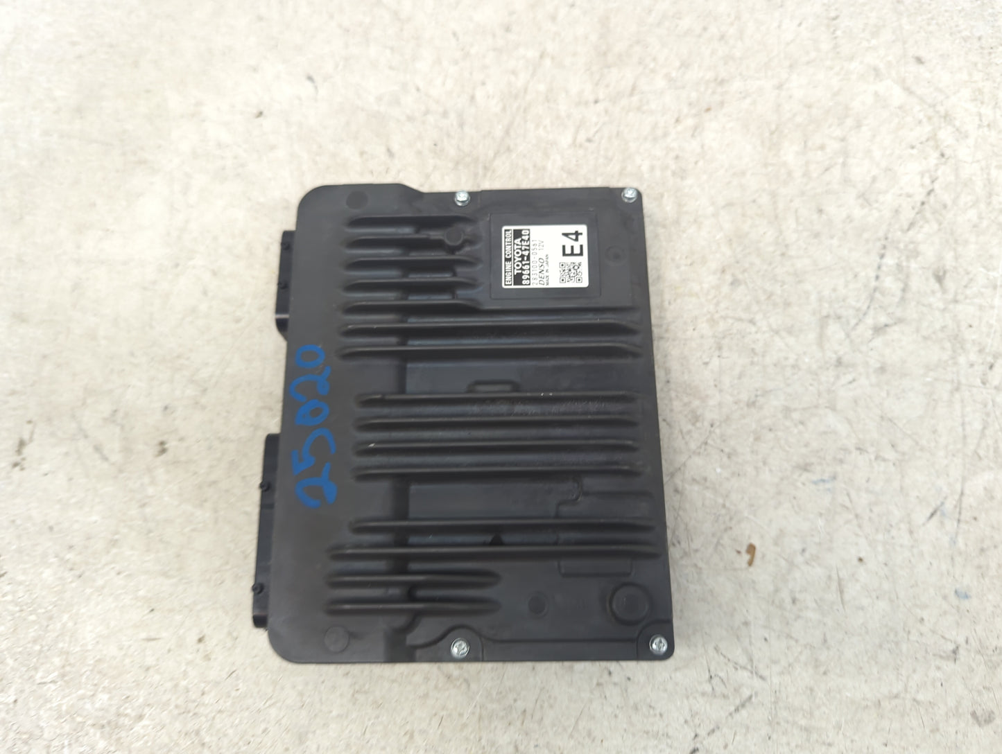 2025 Toyota Prius PCM Engine Control Computer ECU ECM PCU OEM P/N:89661-47E40 2S8100-0561 Fits OEM Used Auto Parts - Oemused