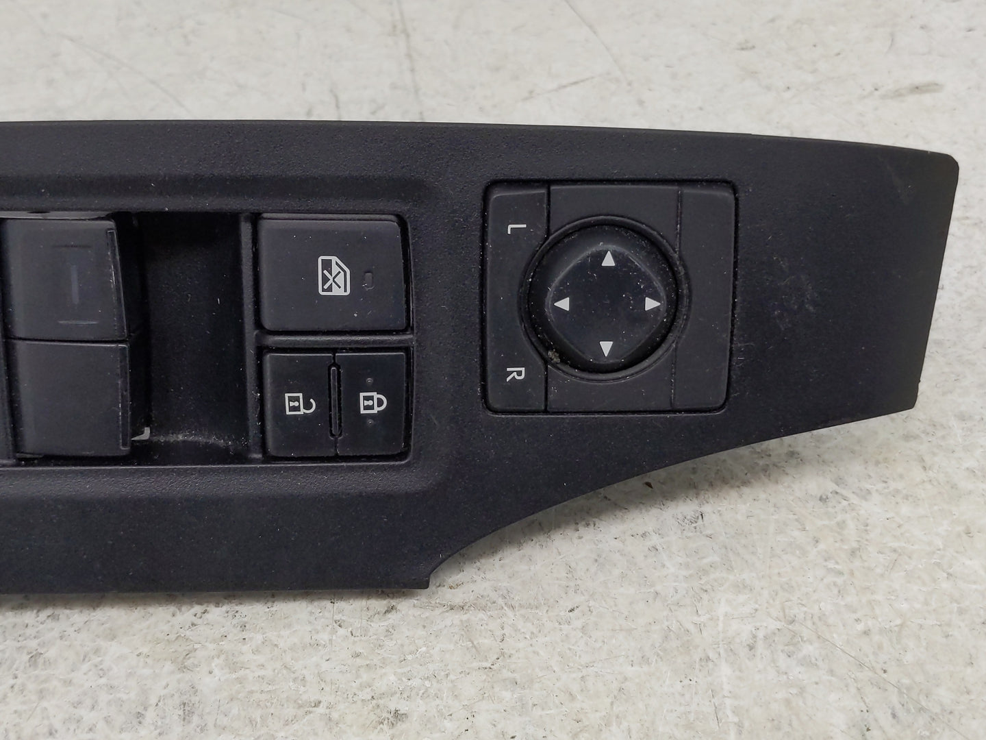 2025 Toyota Rav4 Master Power Window Switch Replacement Driver Side Left P/N:74232-0R110 Fits OEM Used Auto Parts - Oemuseda