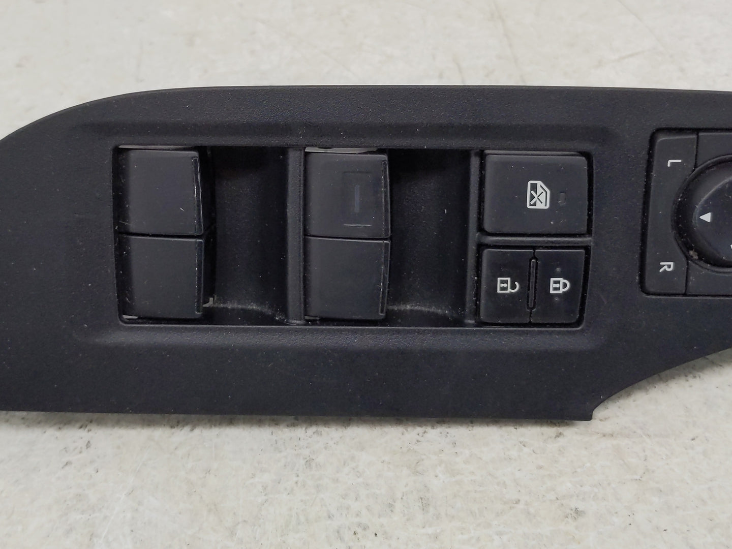 2025 Toyota Rav4 Master Power Window Switch Replacement Driver Side Left P/N:74232-0R110 Fits OEM Used Auto Parts - Oemuseda