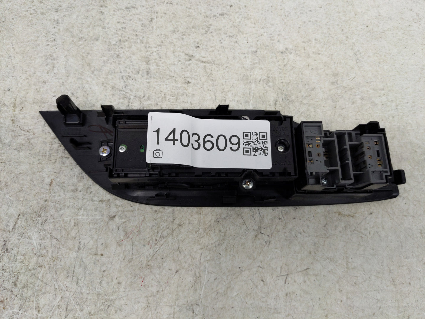 2025 Toyota Rav4 Master Power Window Switch Replacement Driver Side Left P/N:74232-0R110 Fits OEM Used Auto Parts - Oemuseda