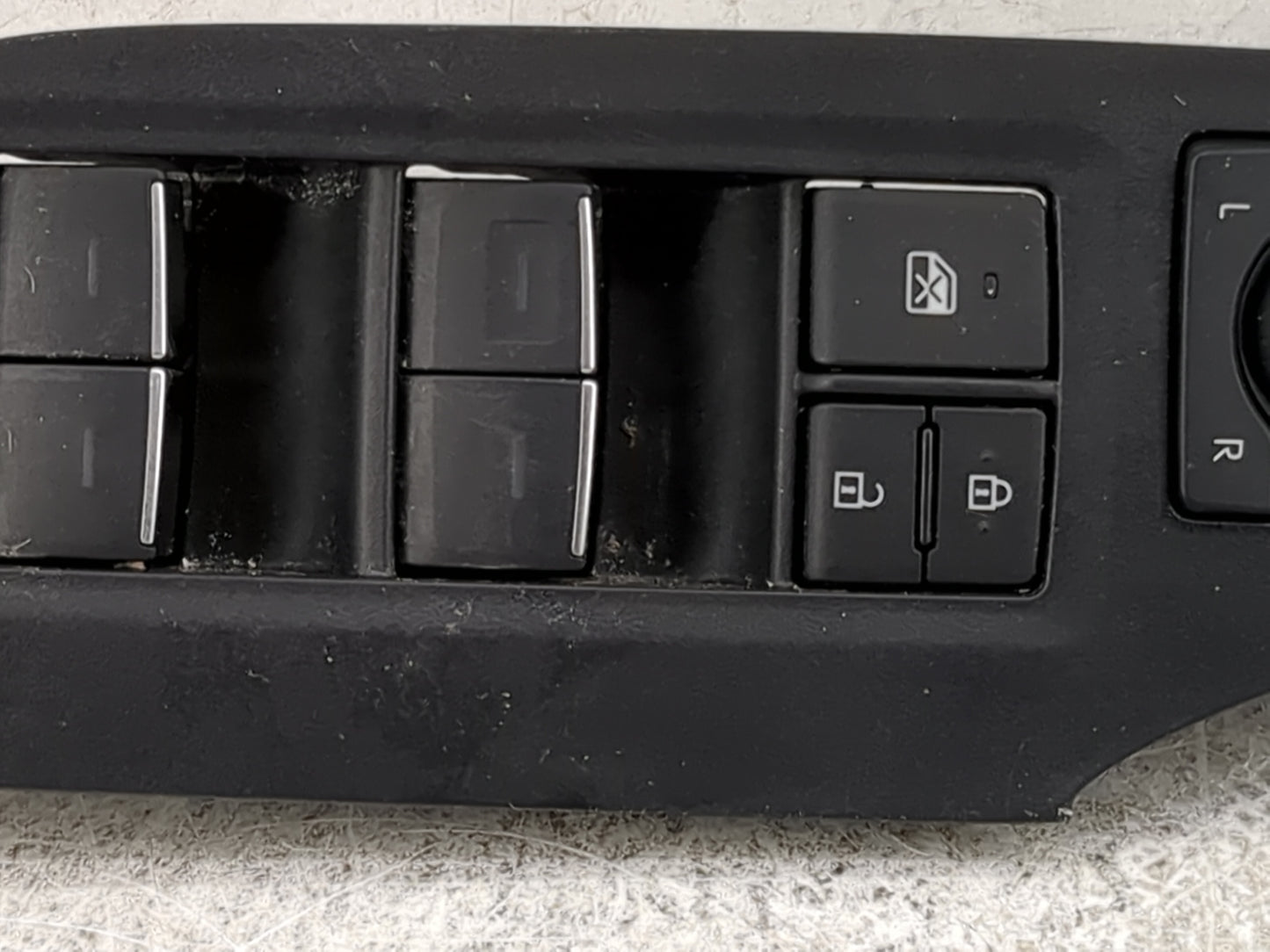 2025 Toyota Rav4 Master Power Window Switch Replacement Driver Side Left P/N:74232-0R110 Fits OEM Used Auto Parts - Oemuseda