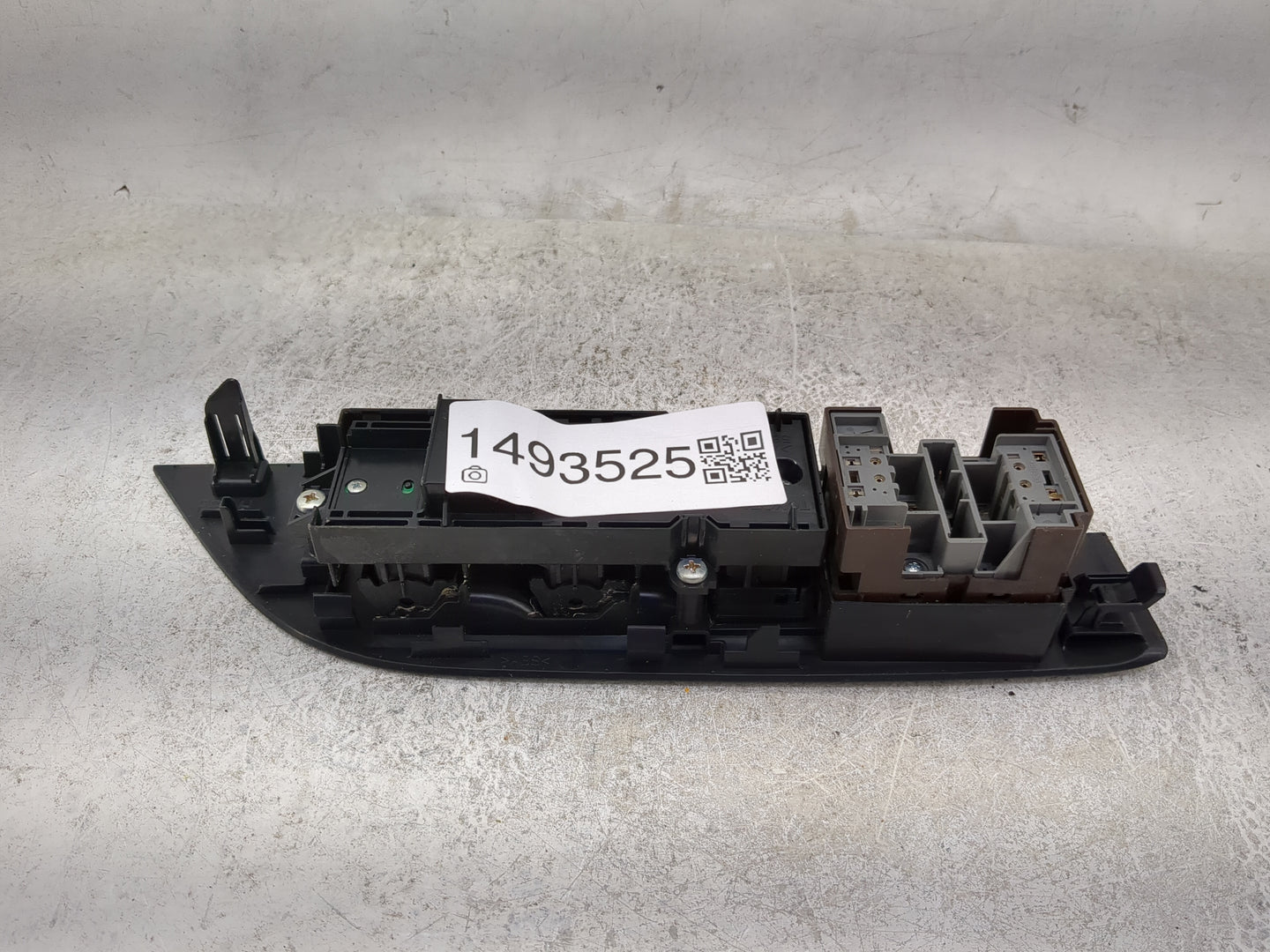 2025 Toyota Rav4 Master Power Window Switch Replacement Driver Side Left P/N:74232-0R110 Fits OEM Used Auto Parts - Oemuseda