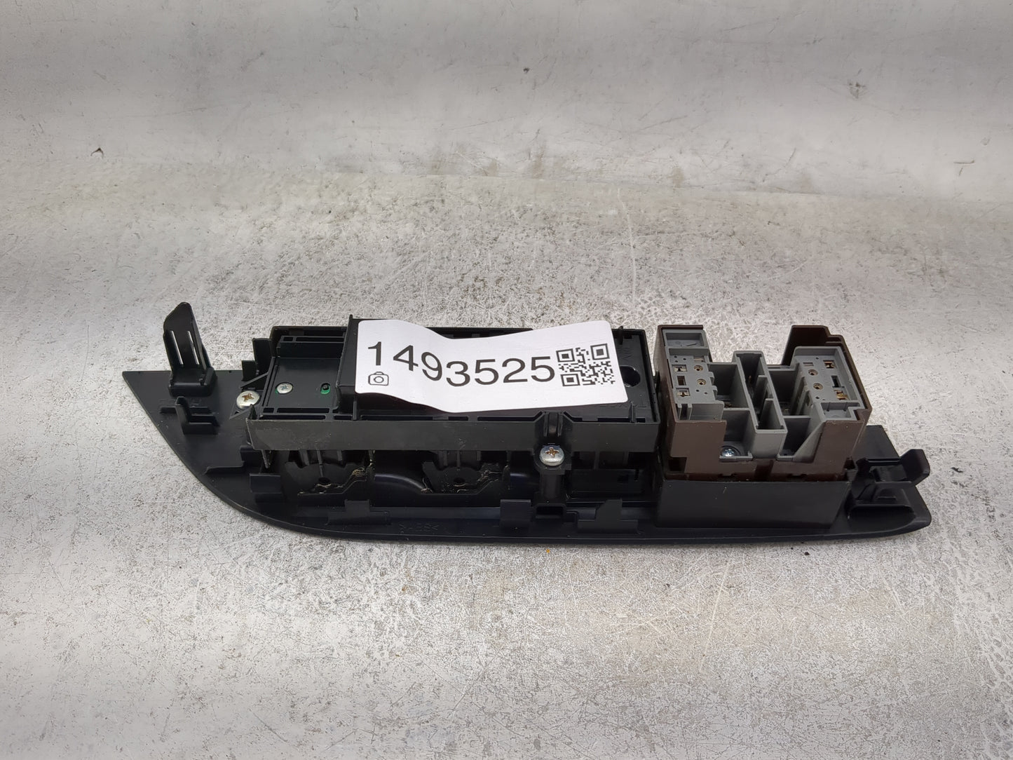 2025 Toyota Rav4 Master Power Window Switch Replacement Driver Side Left P/N:74232-0R110 Fits OEM Used Auto Parts - Oemuseda