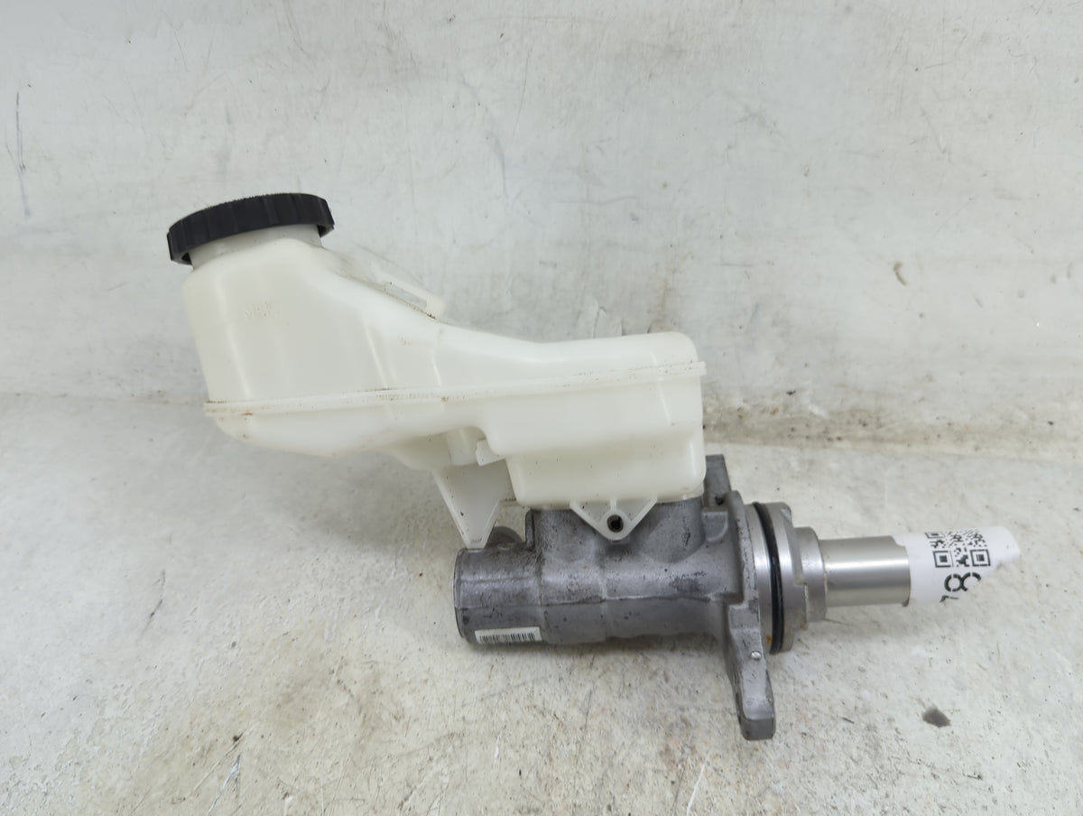 2019-2022 Toyota Rav4 Brake Master Cylinder 1496578 - Oemusedautoparts1.com
