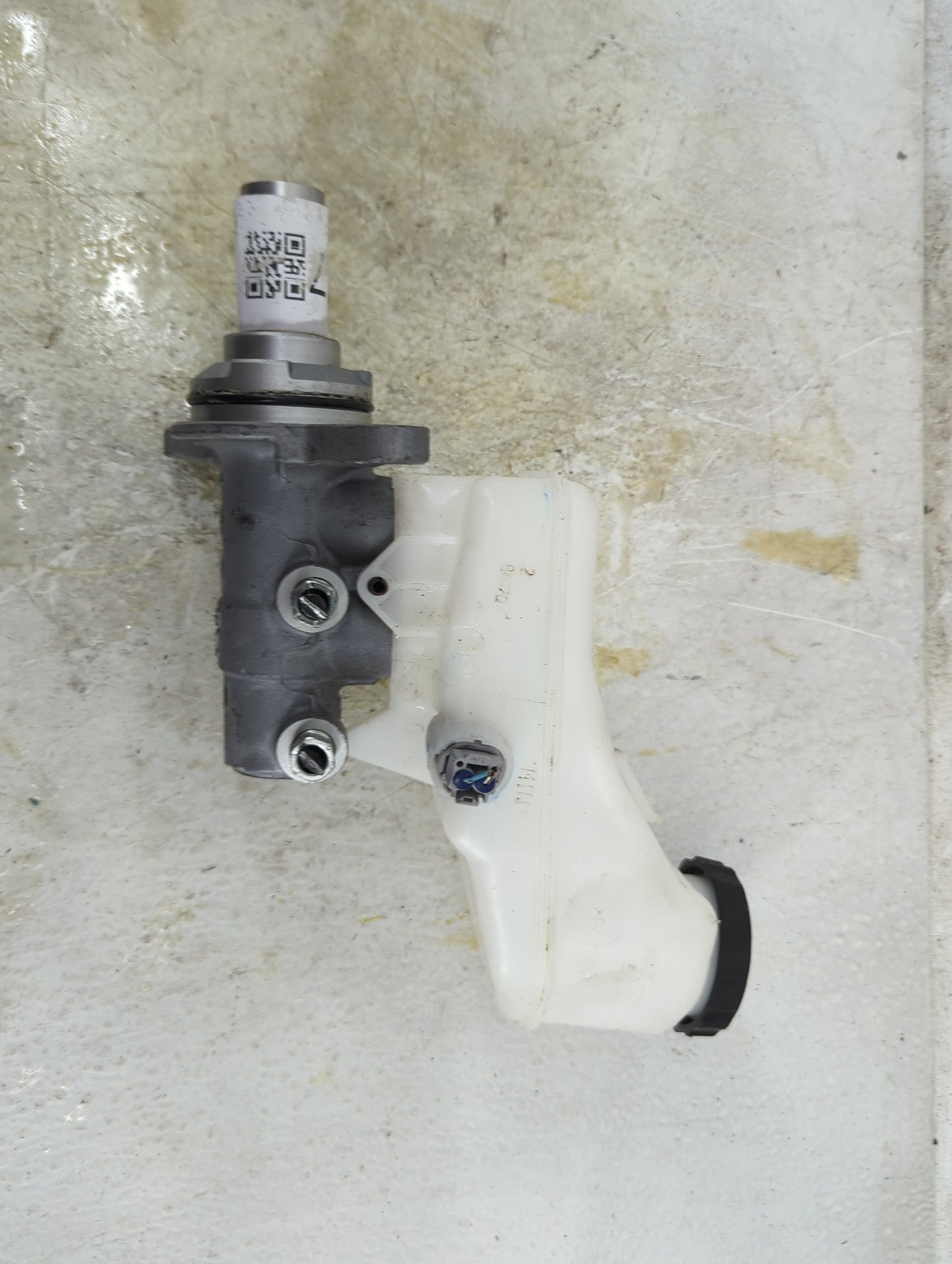 2019-2022 Toyota Rav4 Brake Master Cylinder 1496757 - Oemusedautoparts1.com