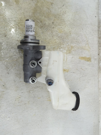 compare product 2019-2022 Toyota Rav4 Brake Master Cylinder 1496757