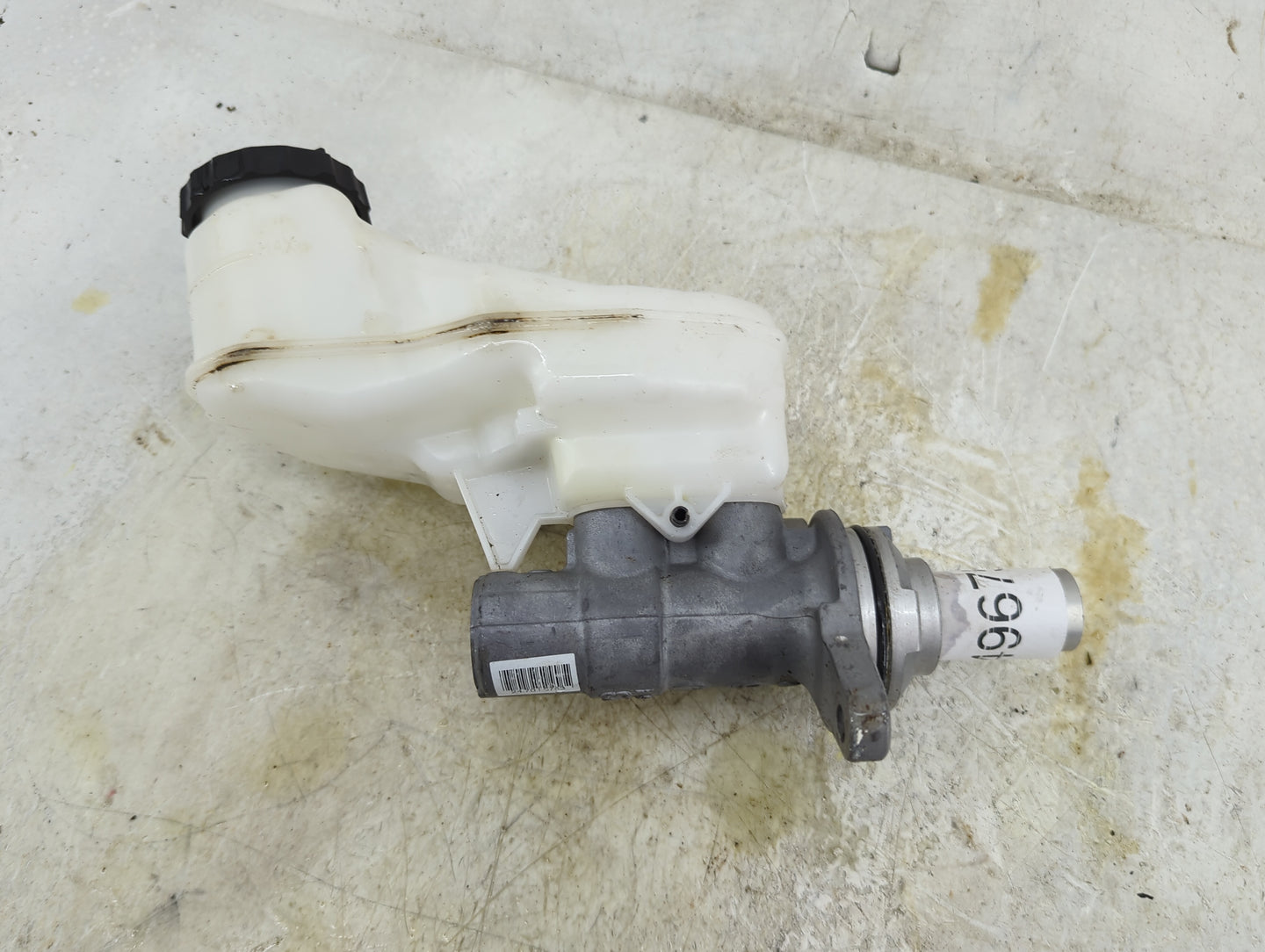 2019-2022 Toyota Rav4 Brake Master Cylinder 1496757 - Oemusedautoparts1.com