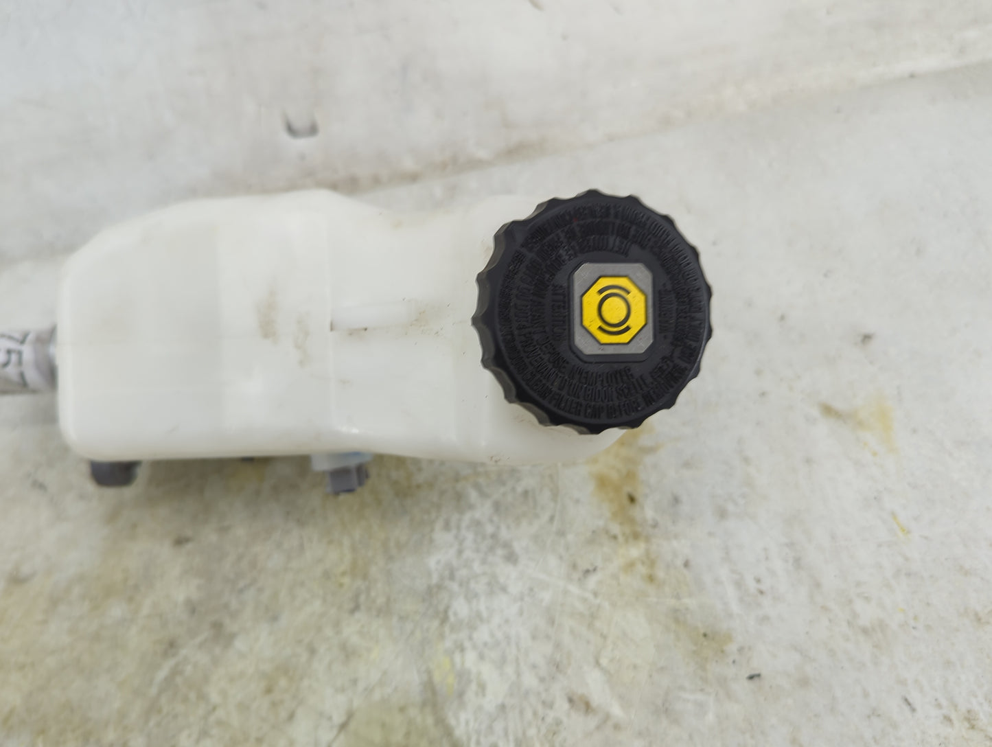 2019-2022 Toyota Rav4 Brake Master Cylinder 1496757 - Oemusedautoparts1.com