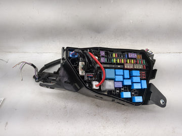 2019-2022 Toyota Rav4 Fusebox Fuse Box Panel Relay Module P/N:82730-33150 Fits Fits 2019 2020 2021 2022 OEM Used Auto Parts