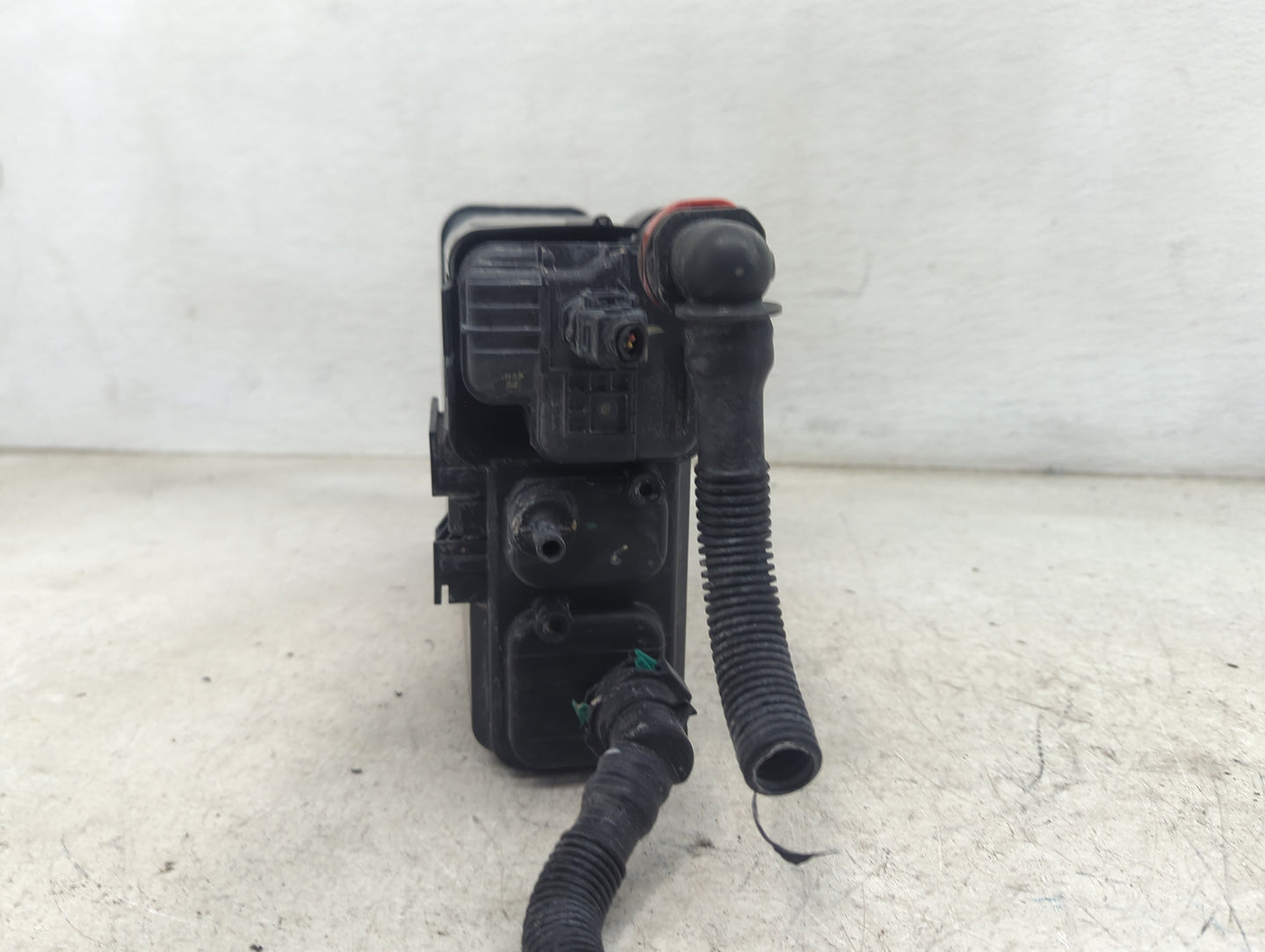 2025 Toyota Sienna Fuel Vapor Charcoal Canister - Oemusedautoparts1.com