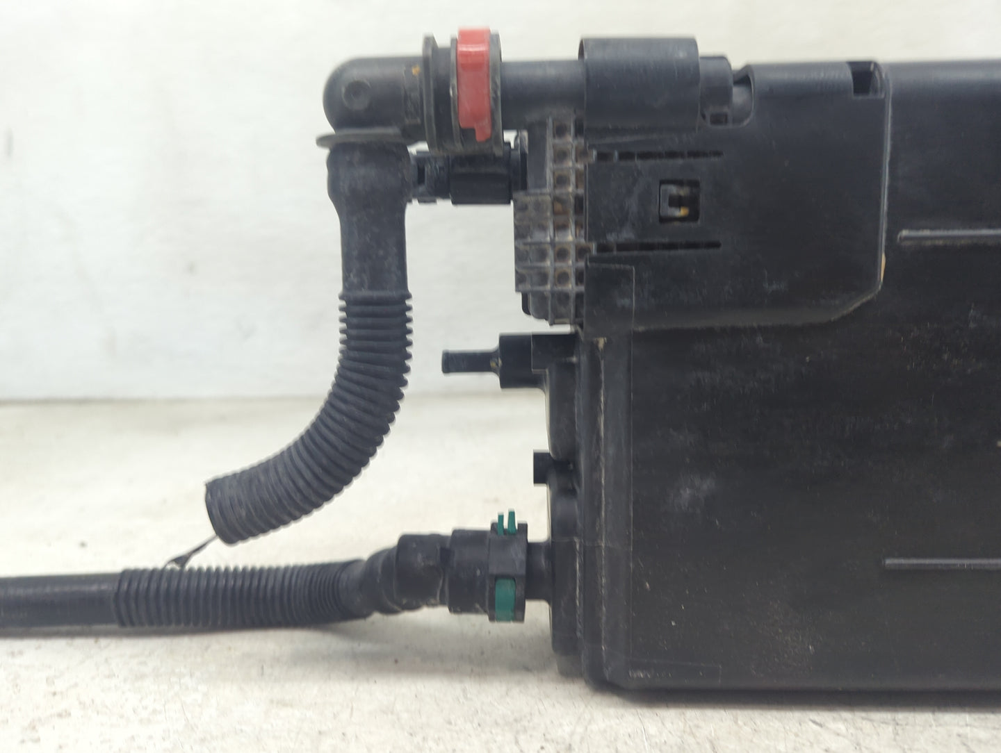 2025 Toyota Sienna Fuel Vapor Charcoal Canister - Oemusedautoparts1.com
