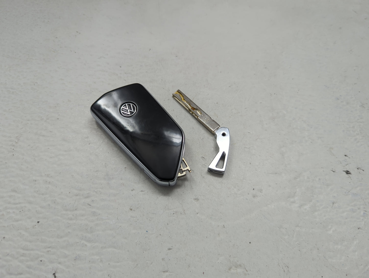 Volkswagen Gti Keyless Entry Remote Fob NBGFS191S 5H0 959 753 BS 4 buttons - Oemusedautoparts1.com