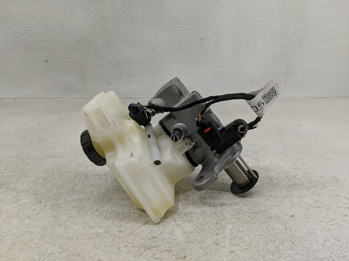 2025 Volkswagen Jetta Brake Master Cylinder - Oemusedautoparts1.com