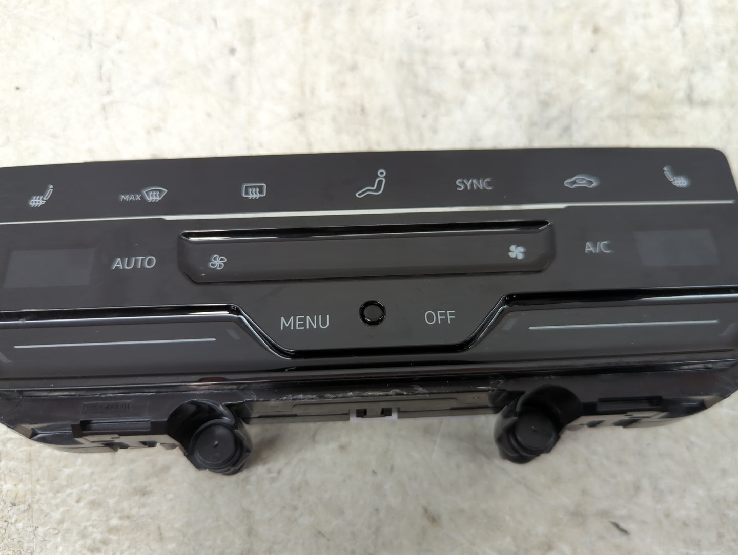 2025 Volkswagen Jetta Climate Control Module Temperature AC/Heater Replacement P/N:2GJ907044K 5HB01723207 Fits OEM Used Auto