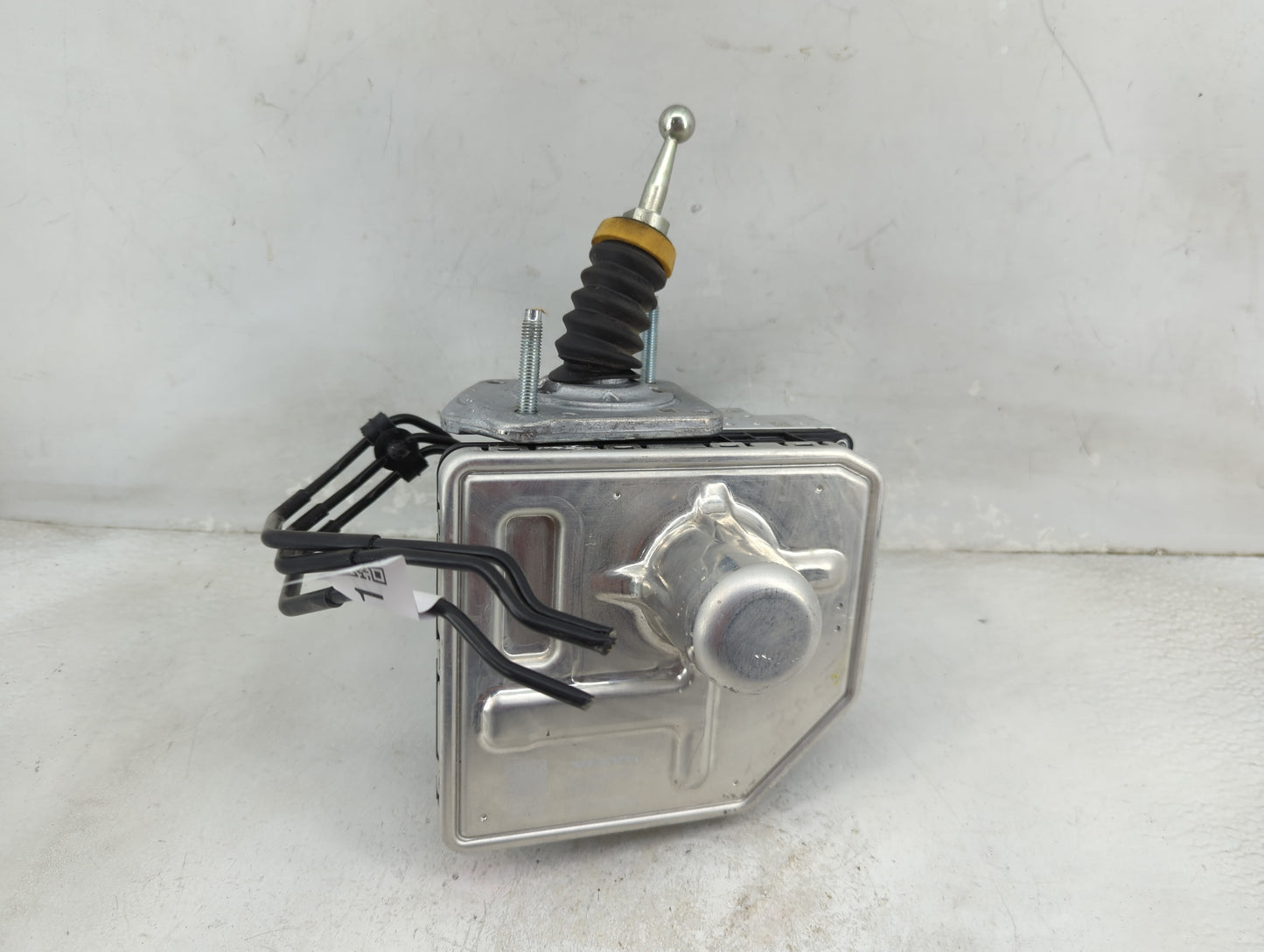 2025 Volvo Xc40 ABS Pump Control Module Replacement P/N:32384760 P32384760 Fits OEM Used Auto Parts - Oemusedautoparts1.com
