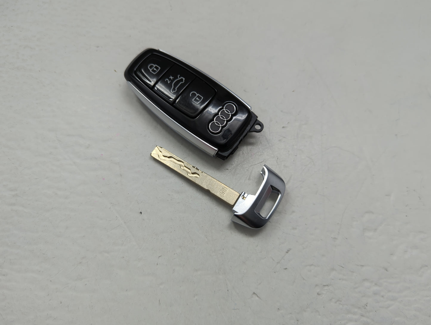 Audi S6 Keyless Entry Remote Fob IYZ-AK2 4 buttons - Oemusedautoparts1.com