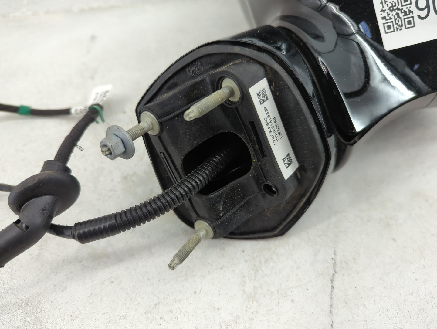 2026 Chrysler Pacifica Driver Side View Mirror - Left Door Mirror OEM Used - Oemusedautoparts1.com