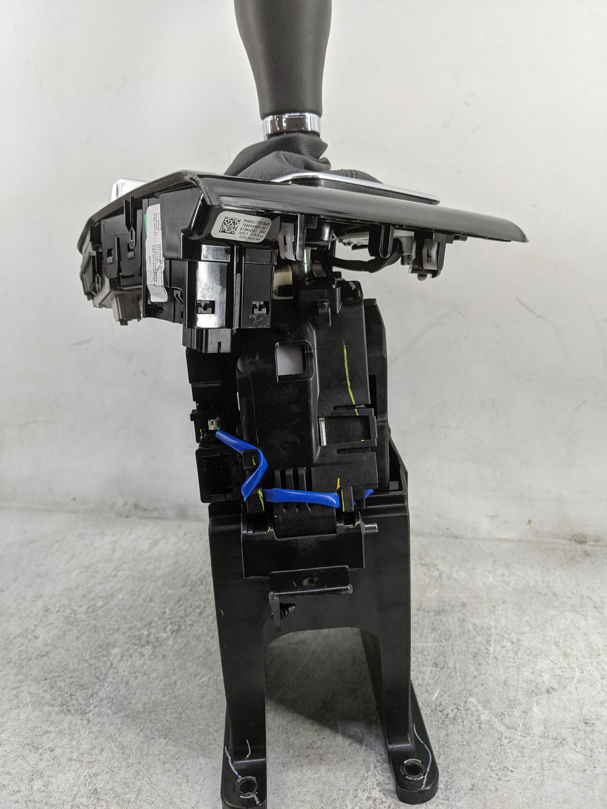 2026 Jeep Compass Floor Console Assembly Shifter - Oemusedautoparts1.com