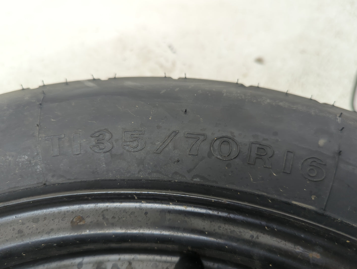 2028 Pontiac Vibe Vibe Spare Donut Tire Wheel Rim Oem - Oemusedautoparts1.com
