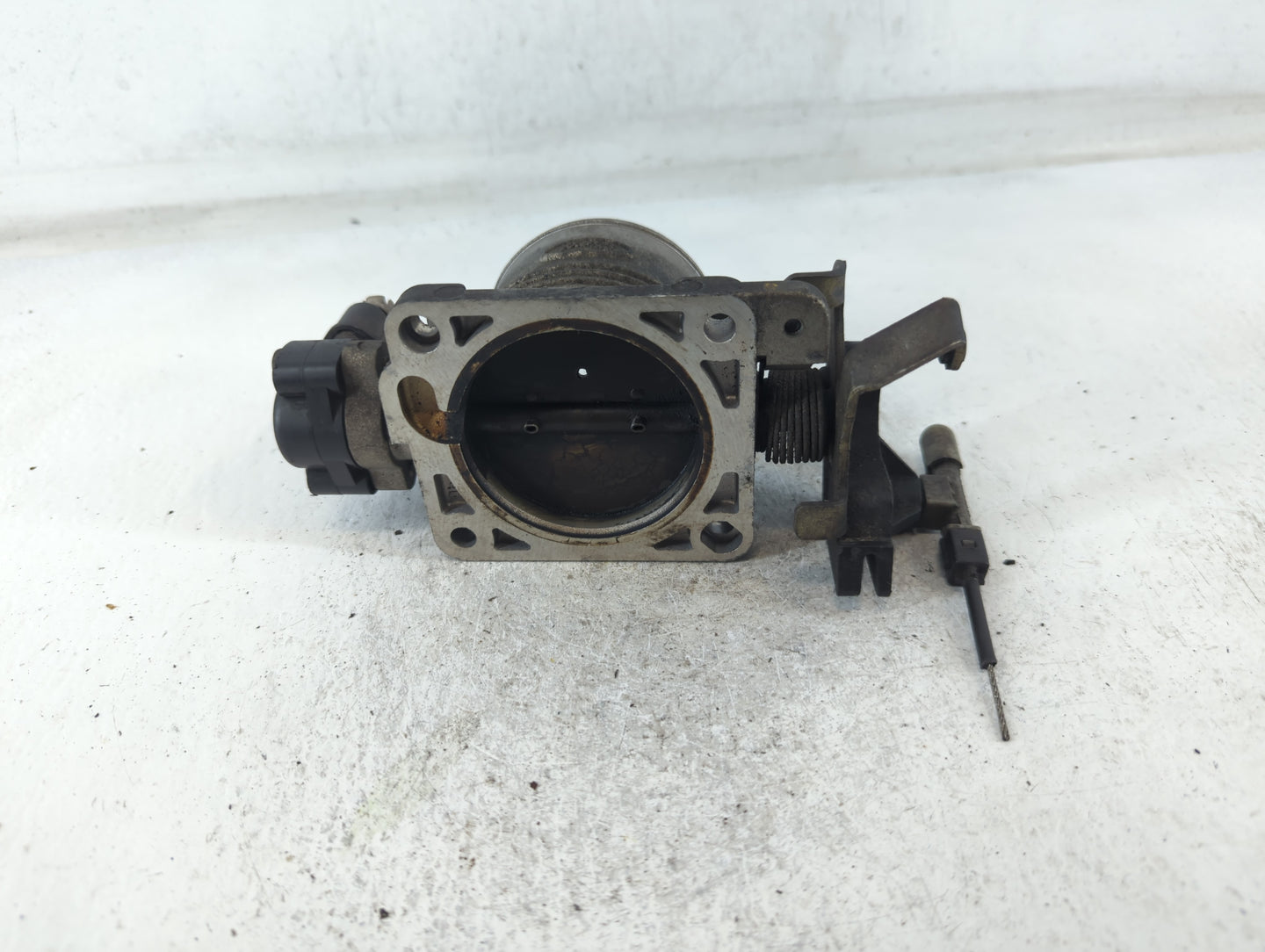 1998-2004 Mercury Grand Marquis Throttle Body Fits Fits 1998 1999 2000 2001 2002 2003 2004 OEM Used Auto Parts - Oemusedauto