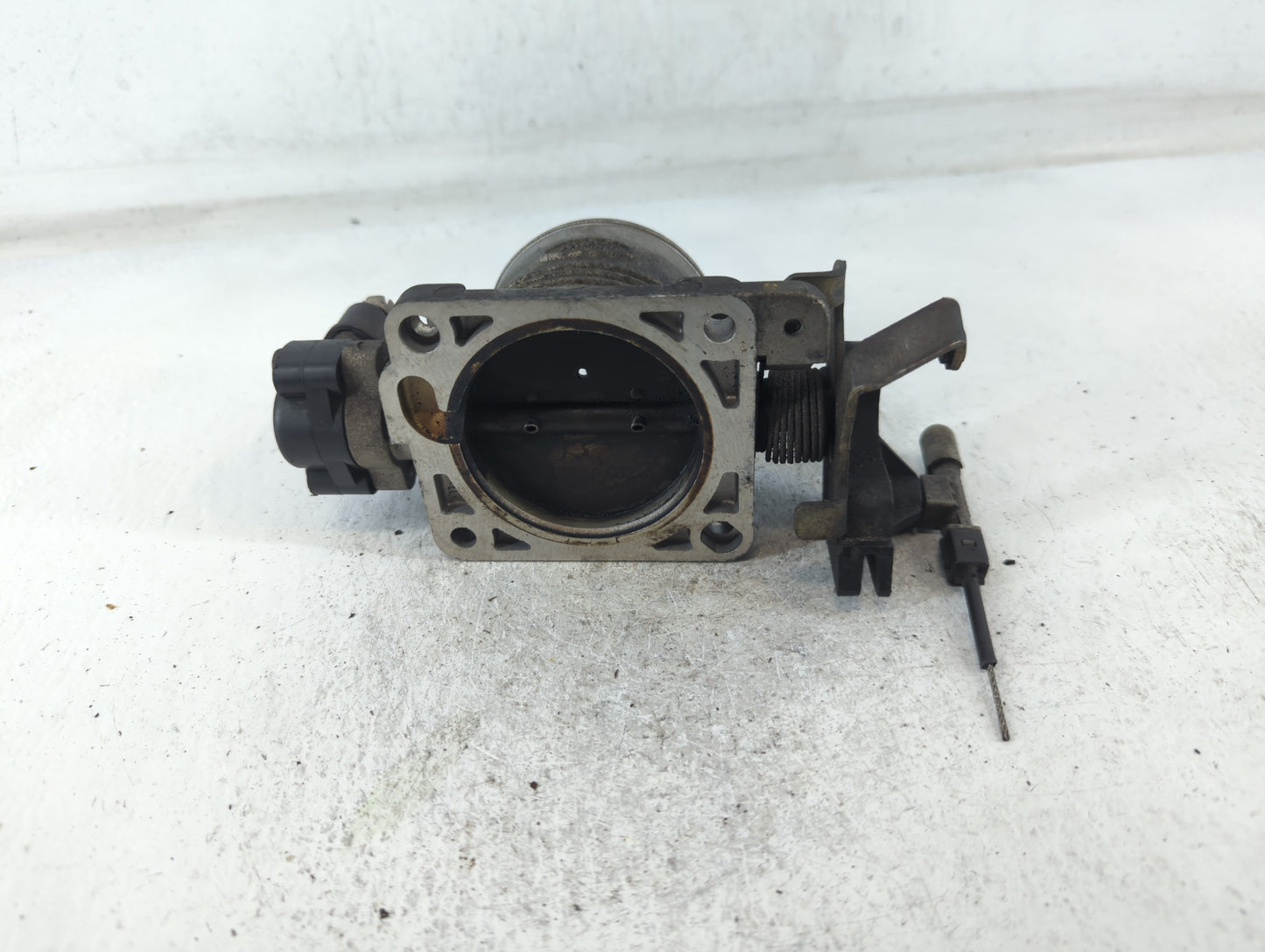 1998-2004 Mercury Grand Marquis Throttle Body Fits Fits 1998 1999 2000 2001 2002 2003 2004 OEM Used Auto Parts - Oemusedauto