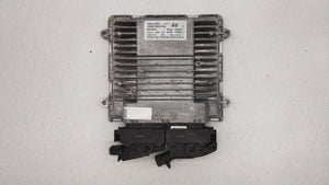 2015 Hyundai Santa Fe PCM Engine Control Computer ECU ECM PCU OEM P/N:39100-2GAG7 39130-2GAG7, 39100-2GAG5, 39130-2GAG5 Fits OEM Used Auto Parts - Oemusedautoparts1.com 