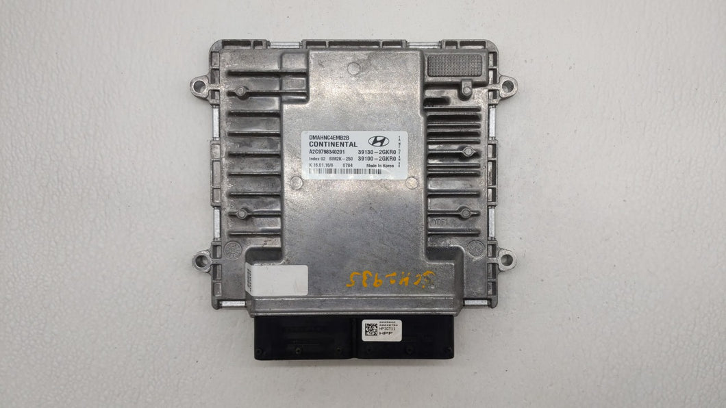 2018 Hyundai Santa Fe PCM Engine Control Computer ECU ECM PCU OEM P/N:39130-2GKR0 39100-2GKR0, 39130-2GKR1, 39100-2GKR1 Fits OEM Used Auto Parts