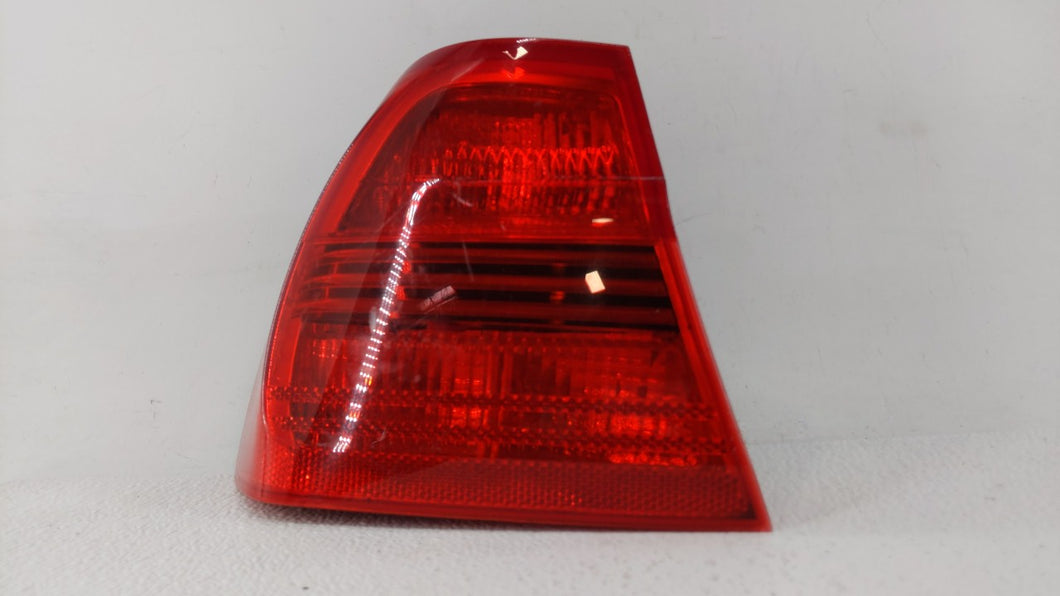 2006 Bmw 325xi Tail Light Assembly Driver Left OEM P/N:7161955 7 161 955 Fits 2007 2008 OEM Used Auto Parts