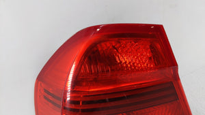 2006 Bmw 325xi Tail Light Assembly Driver Left OEM P/N:7161955 7 161 955 Fits 2007 2008 OEM Used Auto Parts