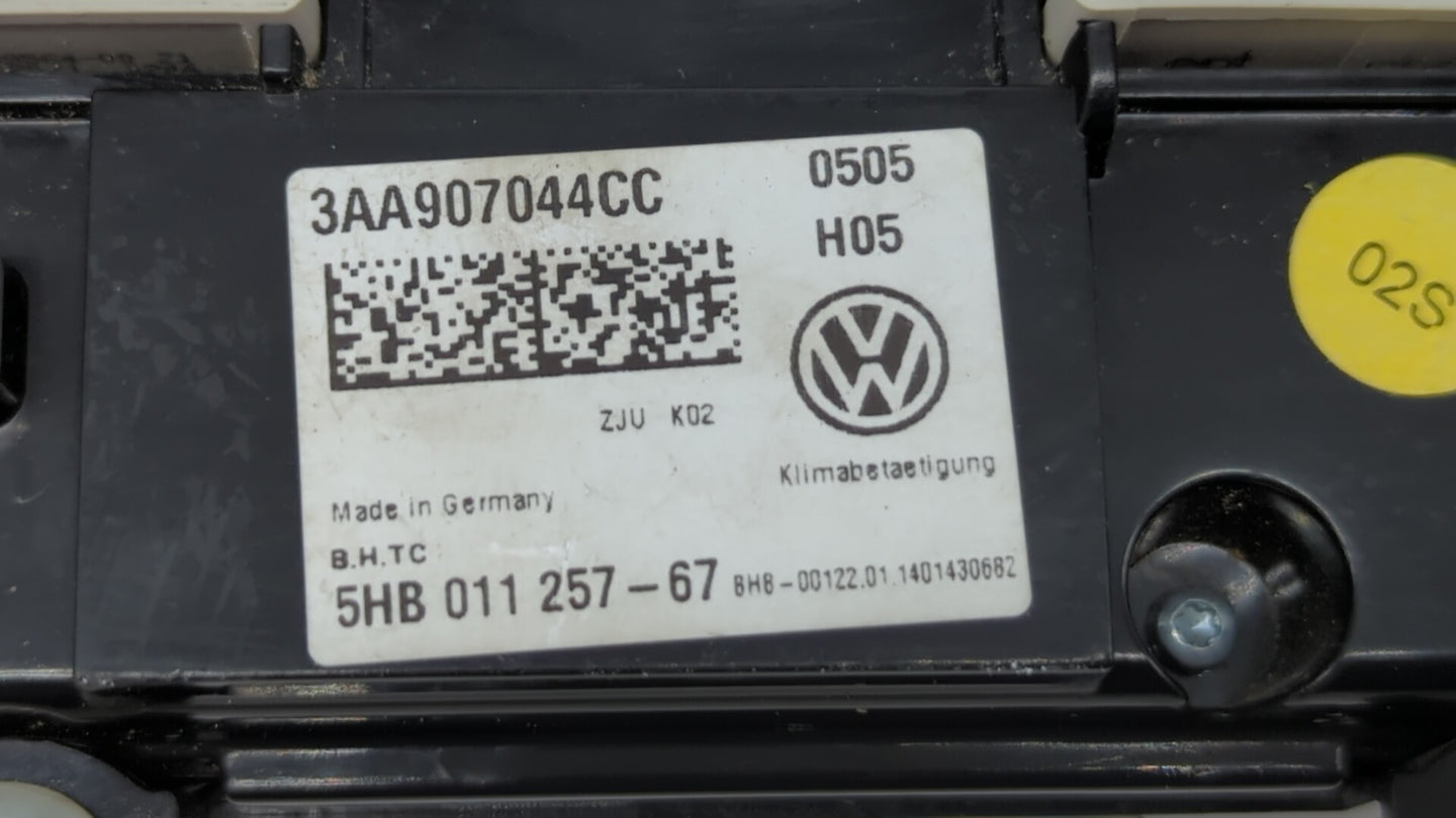 2014 Volkswagen Tiguan Climate Control Module Temperature AC/Heater Replacement P/N:3AA907044CC 561 907 426A ZJU Fits OEM Used Auto Parts - Oemusedautoparts1.com
