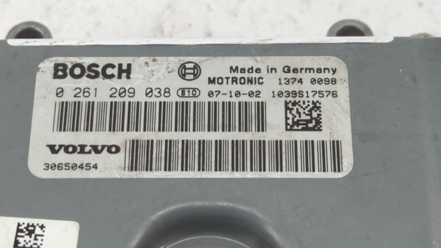 2008 Volvo S70 PCM Engine Control Computer ECU ECM PCU OEM P/N:279700-9300 0 261 209 038 Fits OEM Used Auto Parts - Oemusedautoparts1.com 