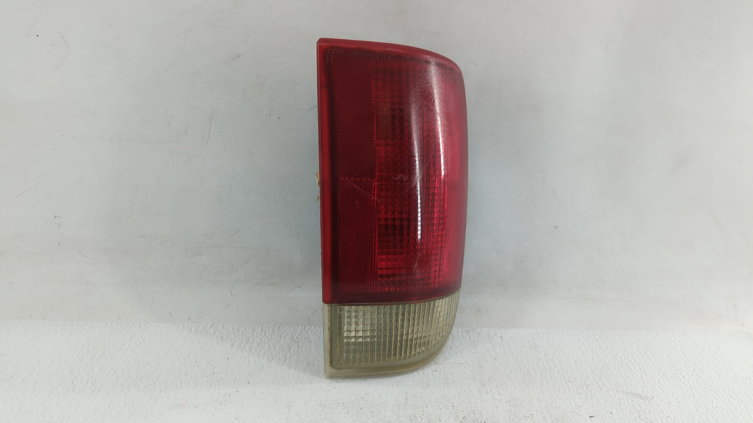 2001 Chevrolet S10 Tail Light Assembly Passenger Right OEM P/N:15113500 16518500 Fits OEM Used Auto Parts