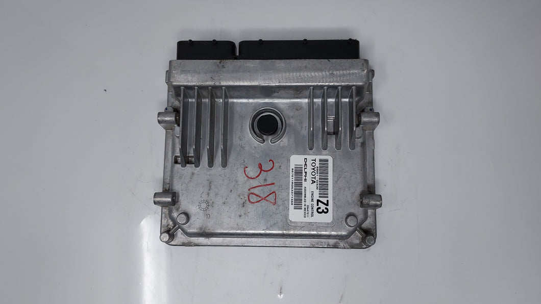 2015 Toyota Corolla PCM Engine Control Computer ECU ECM PCU OEM P/N:89661-0Z630 89661-0Z631 Fits OEM Used Auto Parts - Oemusedautoparts1.com 