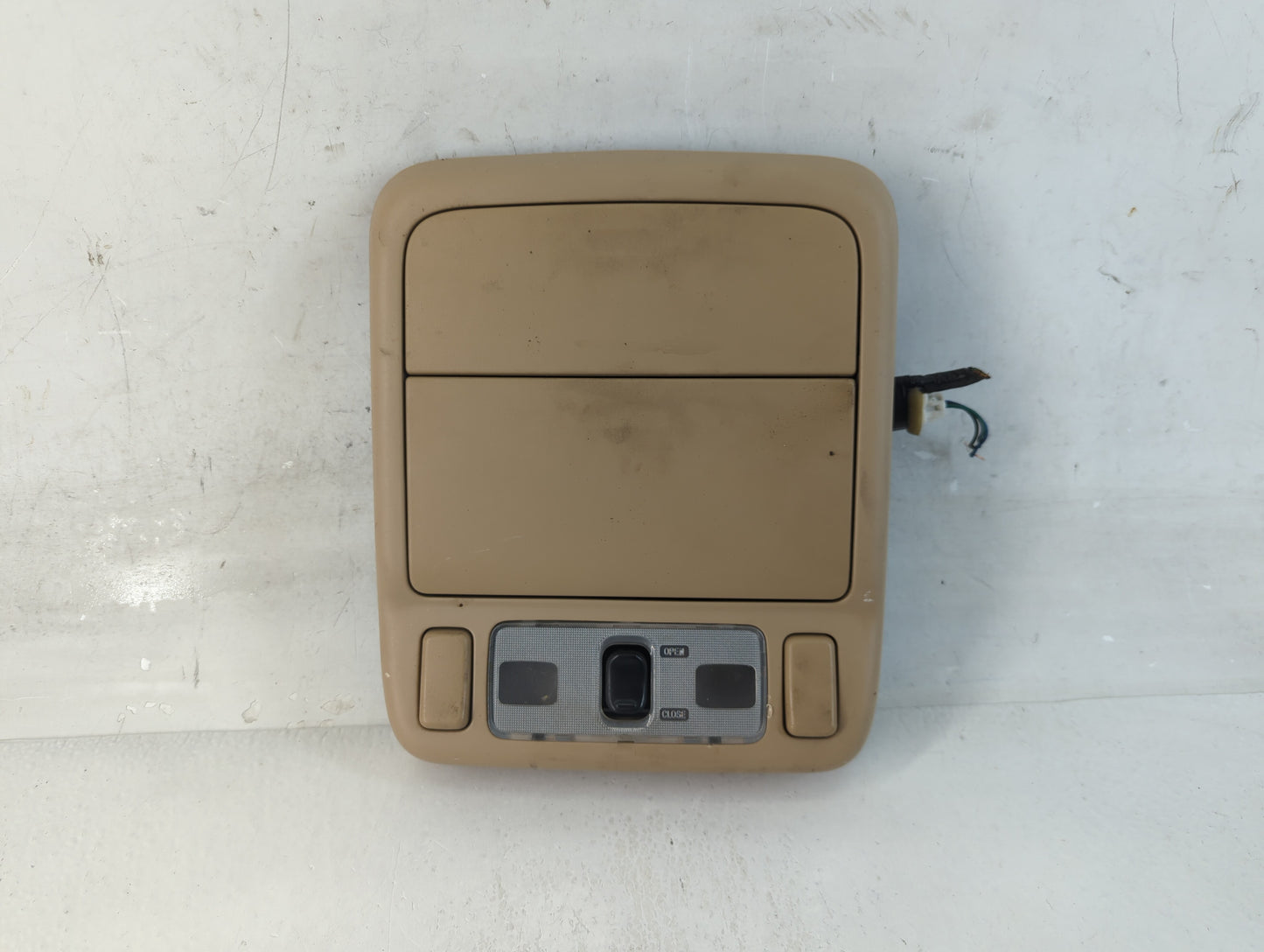 32044 Subaru Forester Overhead Roof Console Interior Dome Light - Oemusedautoparts1.com