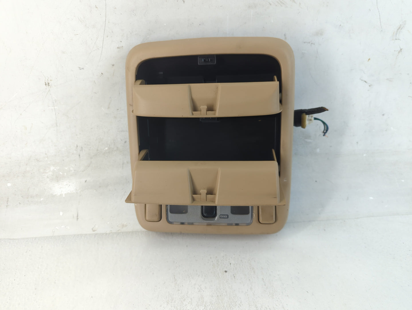 32044 Subaru Forester Overhead Roof Console Interior Dome Light - Oemusedautoparts1.com