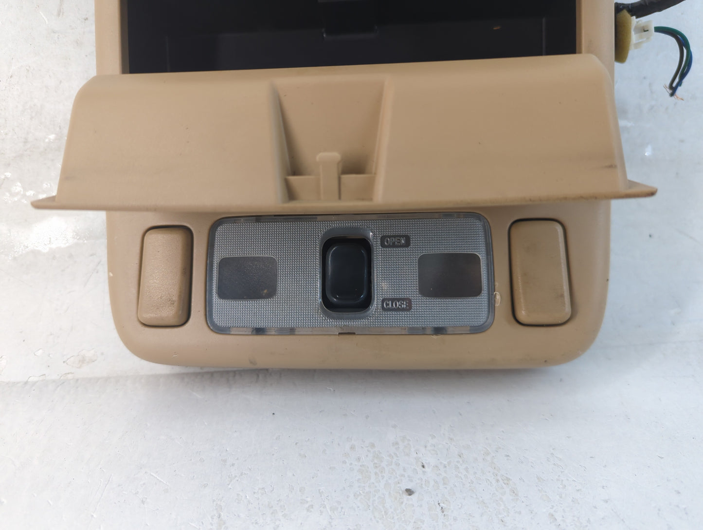 32044 Subaru Forester Overhead Roof Console Interior Dome Light - Oemusedautoparts1.com