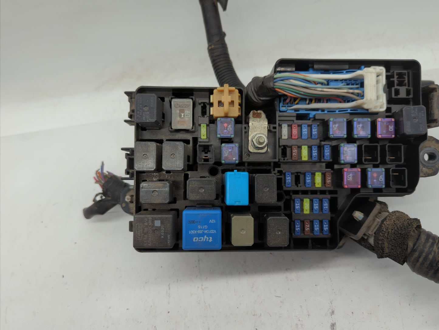 2010 Mazda 3 Fusebox Fuse Box Panel Relay Module P/N:BBM5-66761 BBM6-66791 Fits OEM Used Auto Parts - Oemusedautoparts1.com