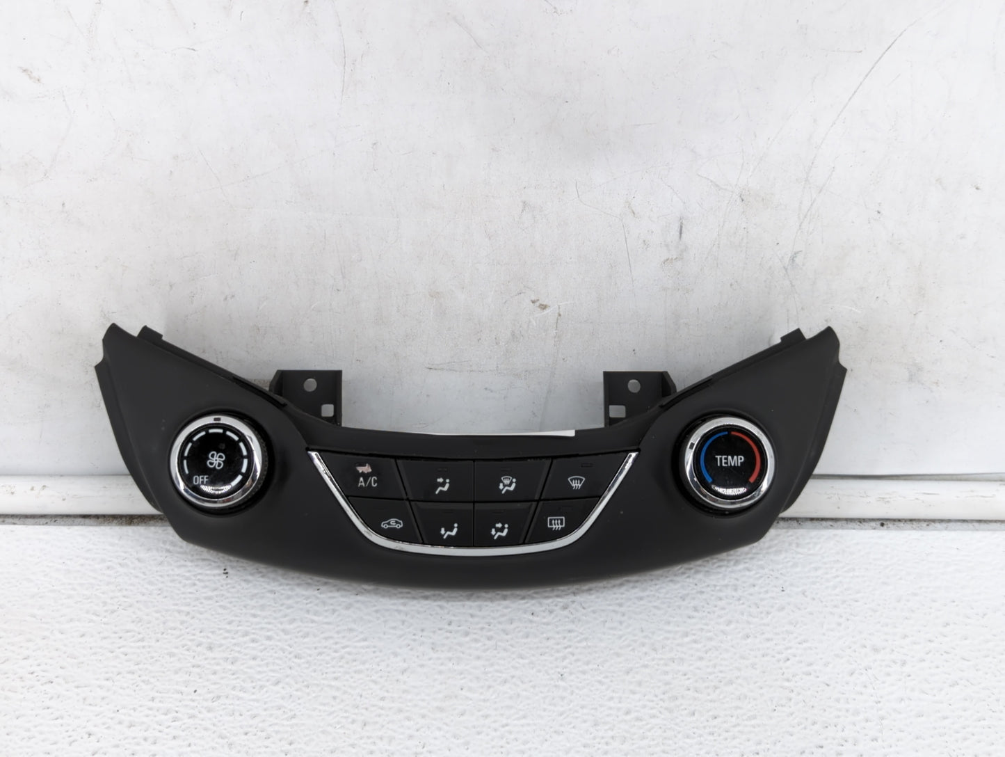 2016-2018 Chevrolet Cruze Climate Control Module Temperature AC/Heater Replacement P/N:39028880 39028879 Fits Fits 2016 2017 2018 OEM Used Auto Parts - Oemusedautoparts1.com