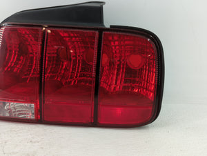 2005-2009 Ford Mustang Tail Light Assembly Passenger Right OEM P/N:8R33-13B504-AB 8R33-13B504-AA Fits OEM Used Auto Parts