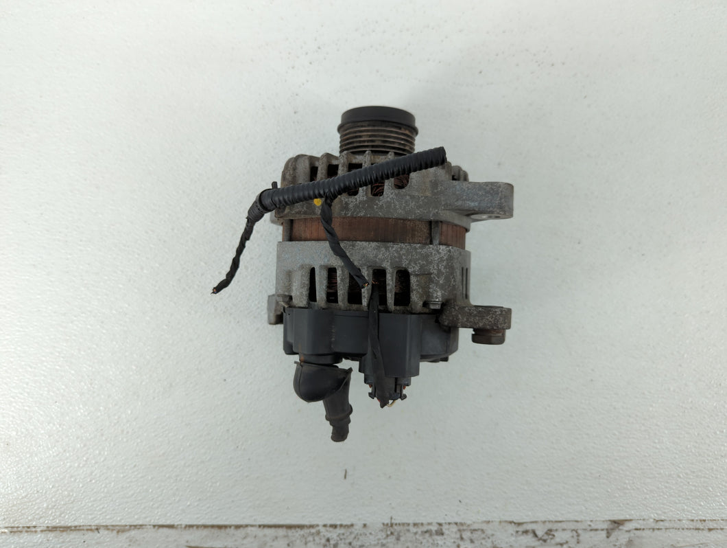 2015 Hyundai Santa Fe Alternator Replacement Generator Charging Assembly Engine OEM P/N:37300-2G800 37300-2G900 Fits 2012 2013 OEM Used Auto Parts