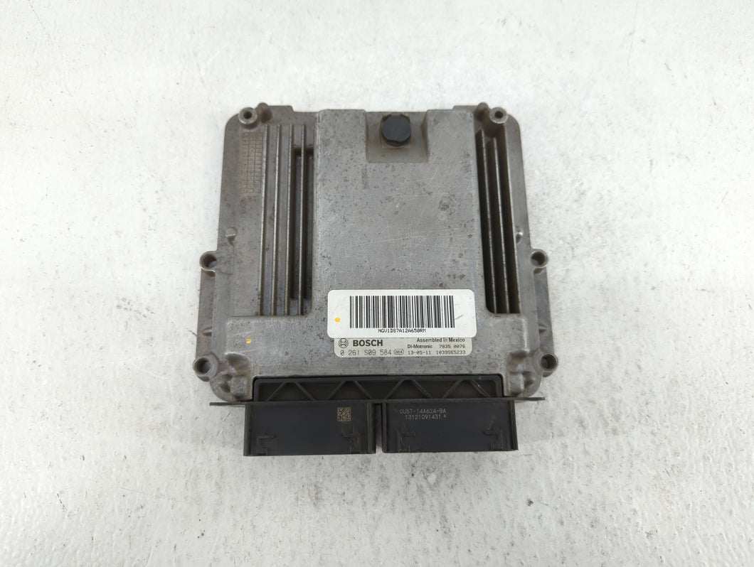 2013 Ford Fusion PCM Engine Control Computer ECU ECM PCU OEM P/N:DS7A-12A650-RM DS7A-12A650-RL, DS7A-12A650-RH Fits OEM Used Auto Parts