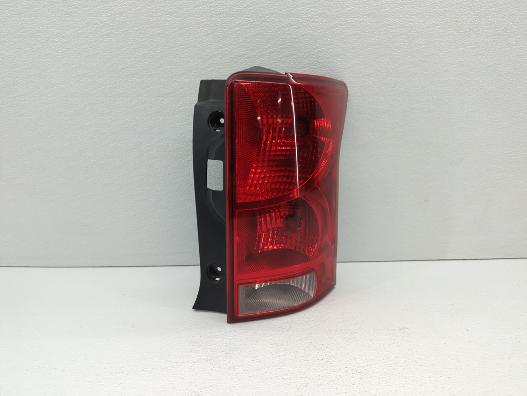 2007 Suzuki Vitara Tail Light Assembly Passenger Right OEM P/N:25781324 25842439 Fits 2008 2009 OEM Used Auto Parts