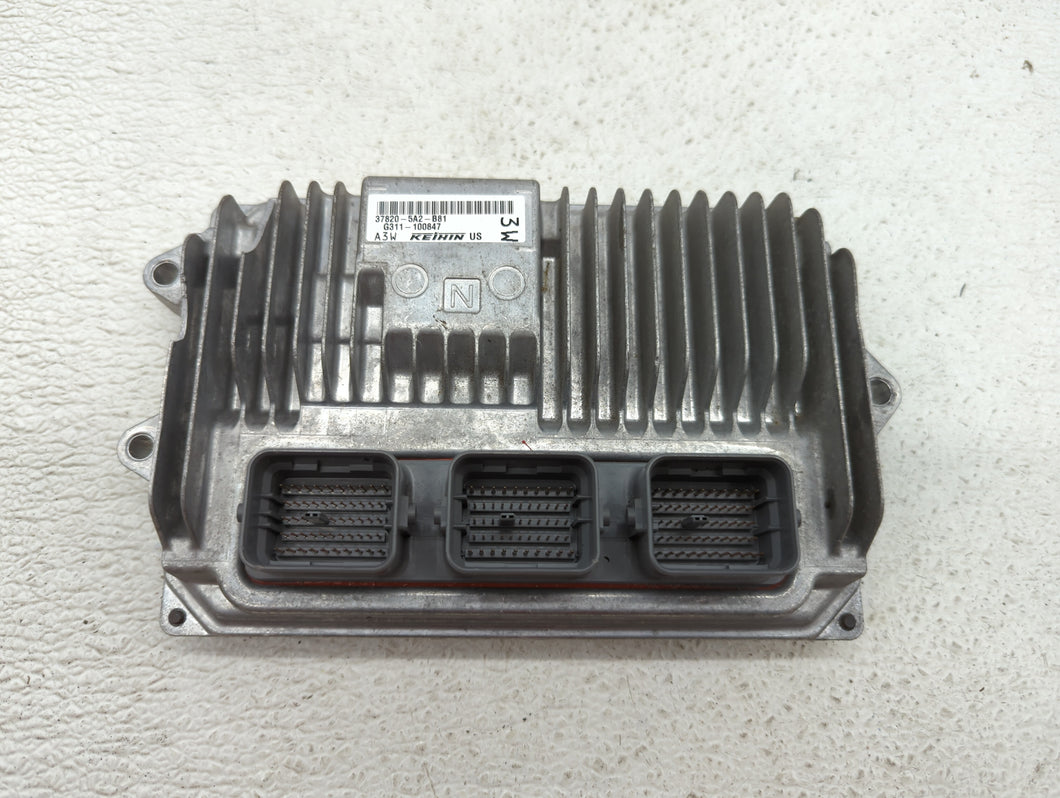 2014 Honda Accord PCM Engine Control Computer ECU ECM PCU OEM P/N:37820-5A2-B81 37820-5A2-B61, 37820-5A2-B82 Fits OEM Used Auto Parts