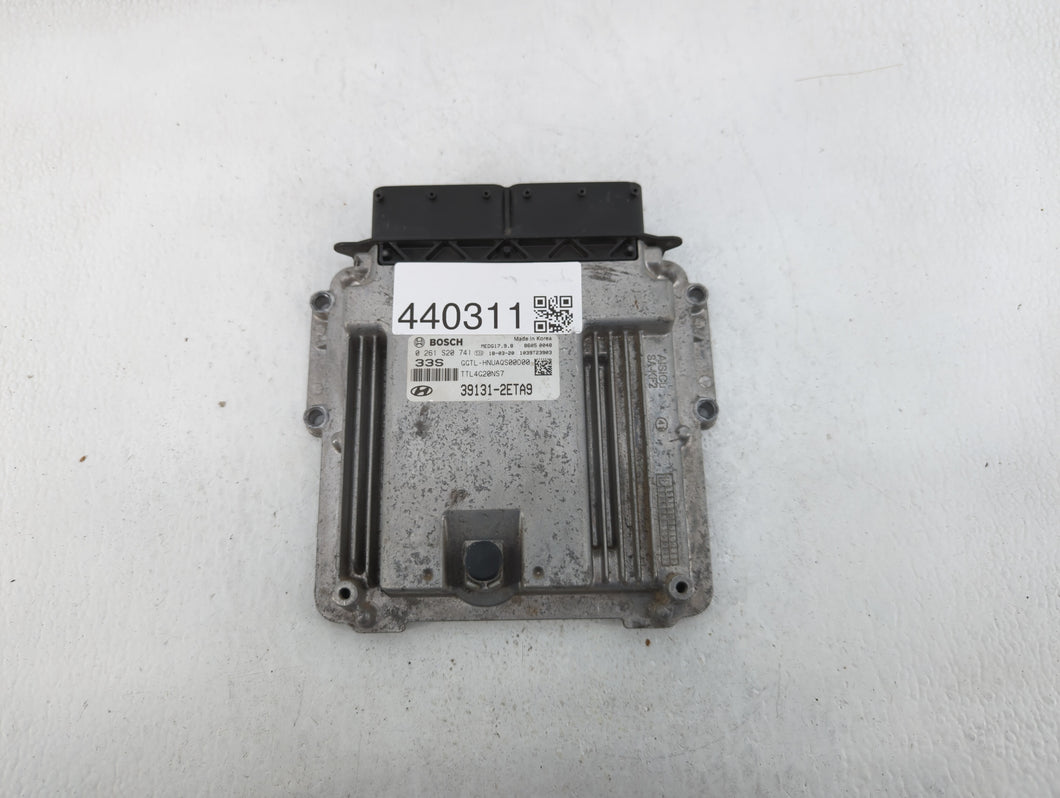 2016-2018 Hyundai Tucson PCM Engine Control Computer ECU ECM PCU OEM P/N:39133-2ETA7 39133-2ETA2 Fits Fits 2016 2017 2018 OEM Used Auto Parts