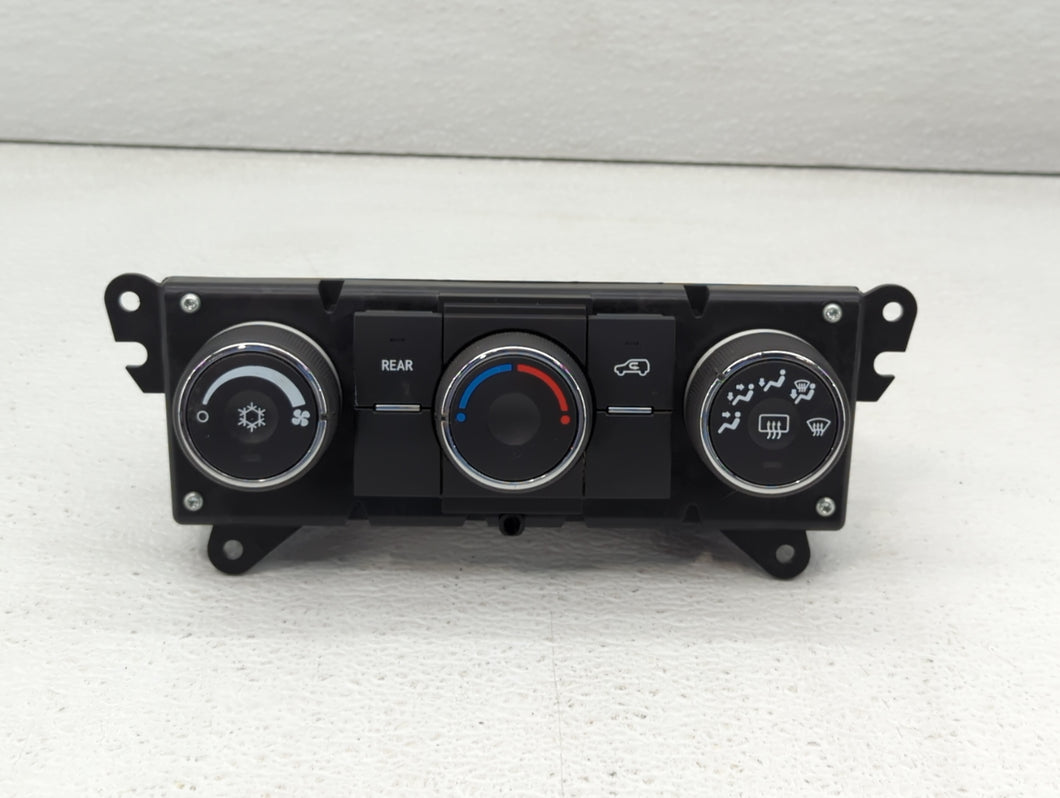 2009 Chevrolet Traverse Climate Control Module Temperature AC/Heater Replacement P/N:25977432 20917130 Fits OEM Used Auto Parts