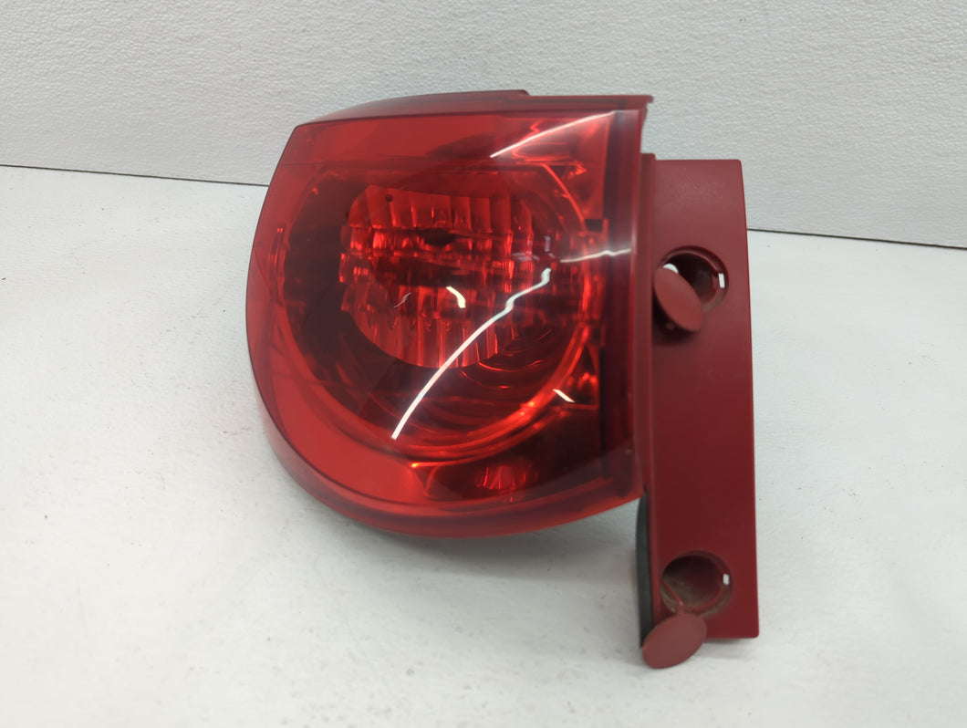 2009 Chevrolet Traverse Tail Light Assembly Driver Left OEM P/N:10T138989 10T187061, 10T172155 Fits OEM Used Auto Parts