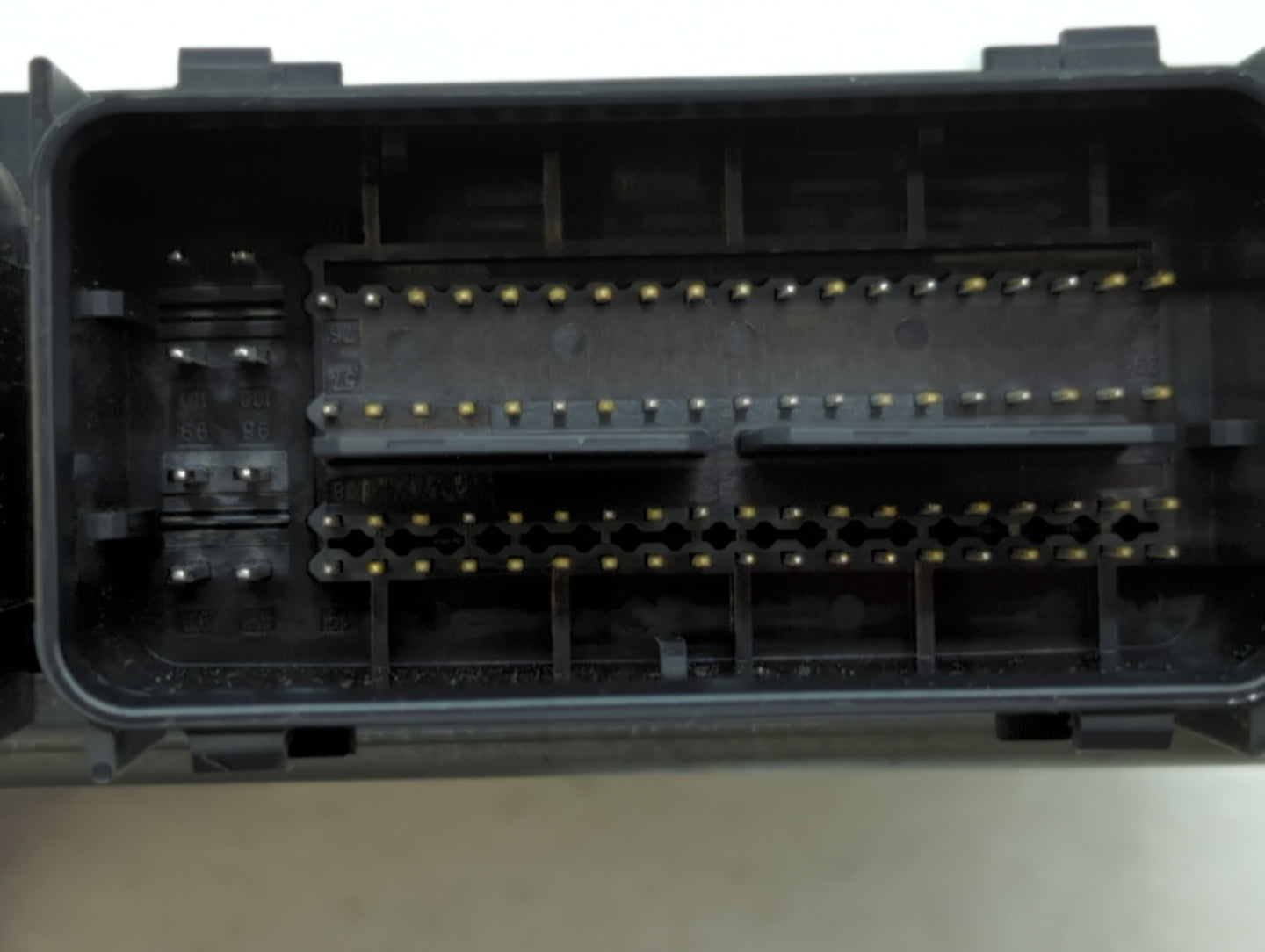 2017-2019 Ford Escape PCM Engine Control Computer ECU ECM PCU OEM P/N:HJ5A-12A650-MA FV6A-12B684-AB Fits Fits 2017 2018 2019 OEM Used Auto Parts - Oemusedautoparts1.com