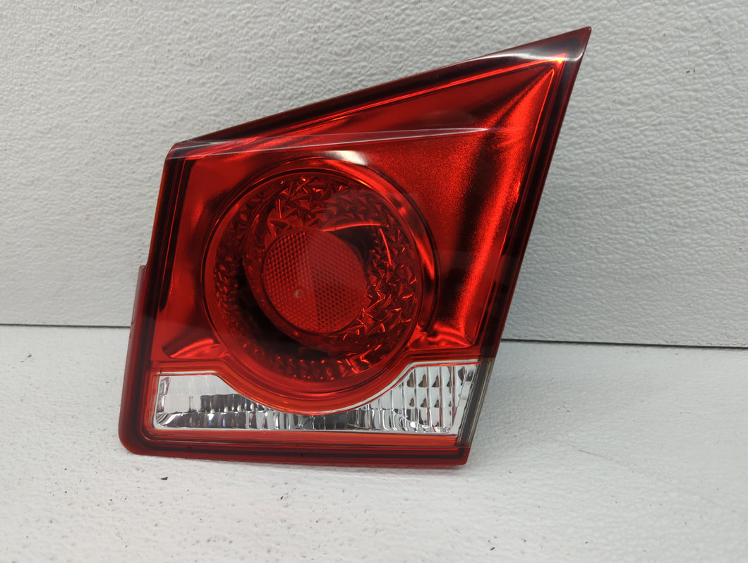 2011-2016 Chevrolet Cruze Tail Light Assembly Passenger Right OEM P/N:2T 11 1P GM Fits Fits 2011 2012 2013 2014 2015 2016 OEM Used Auto Parts